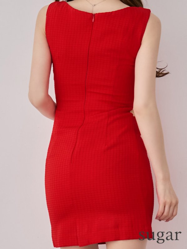 レッド モデル：ゆめ　身長：160cm　着用サイズ：Sサイズ