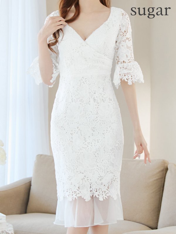 ホワイト モデル:あすか 身長:170cm 着用サイズ:Sサイズ