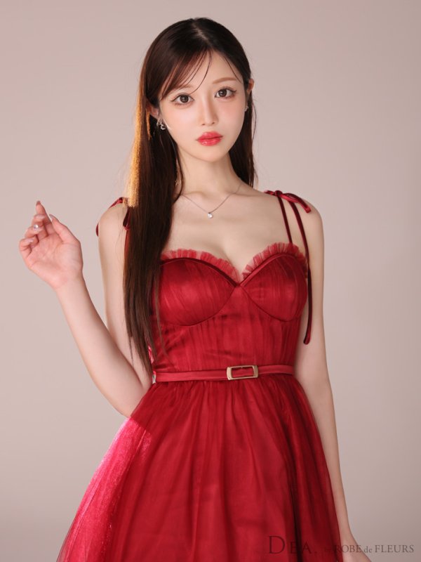 レッド モデル:桜伊みやこ 身長:168cm 着用サイズ:Sサイズ