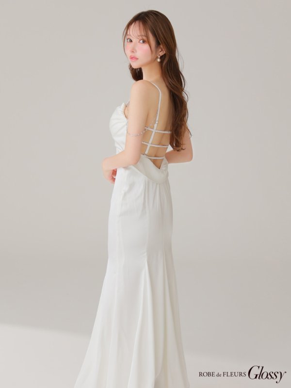 ホワイト モデル:ゆめ 身長:160cm 着用サイズ:Sサイズ