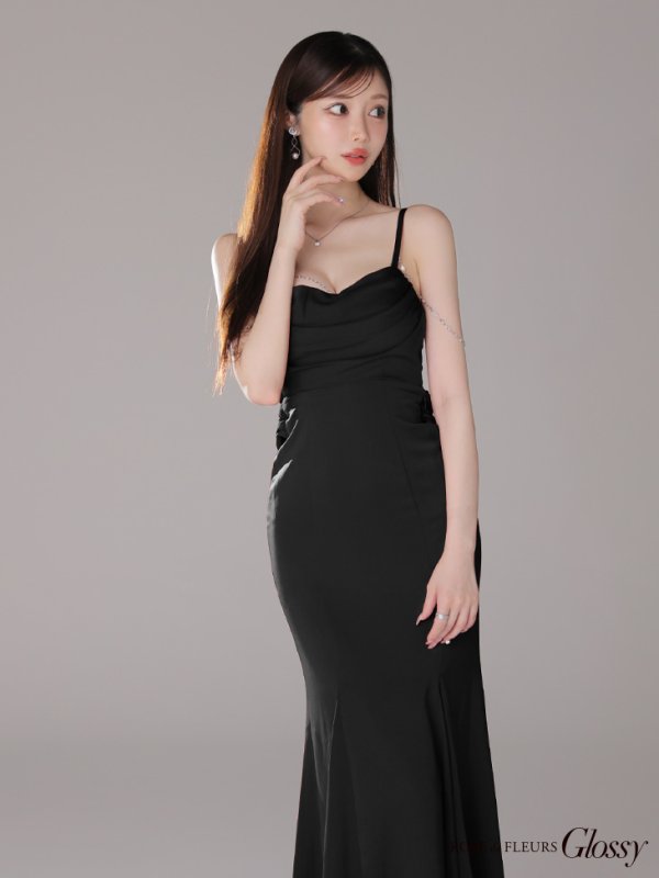 ブラック モデル:桜伊みやこ 身長:168cm 着用サイズ:Sサイズ