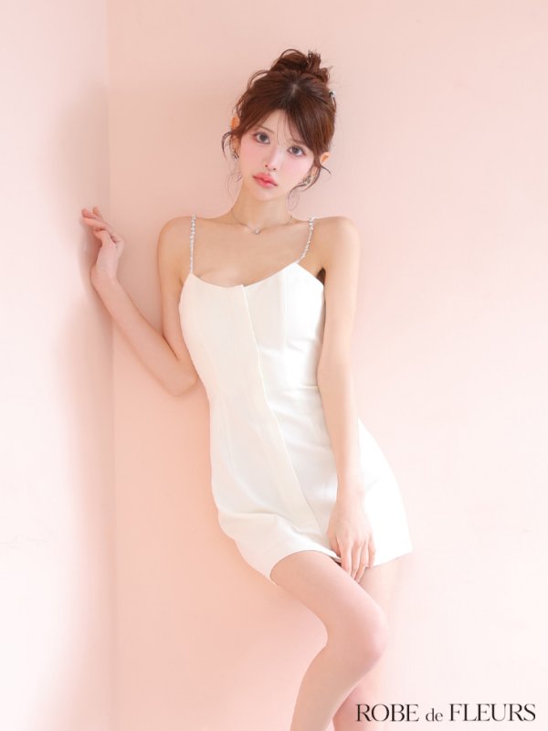 ホワイト　モデル：まりん　身長：164cm　着用サイズ：Sサイズ