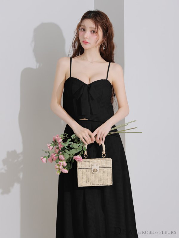 ブラック モデル：ももか　身長：156cm　着用サイズ：Sサイズ