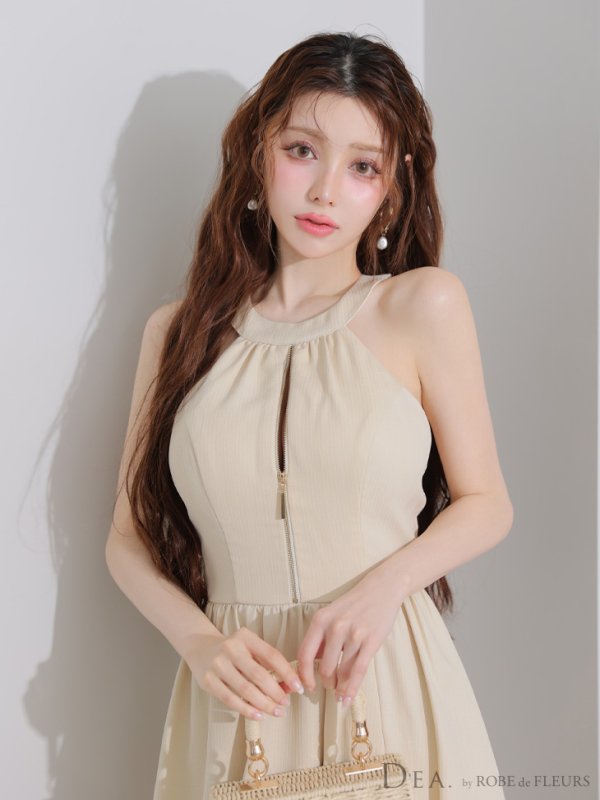 ベージュ モデル：ももか　身長：156cm　着用サイズ：Sサイズ