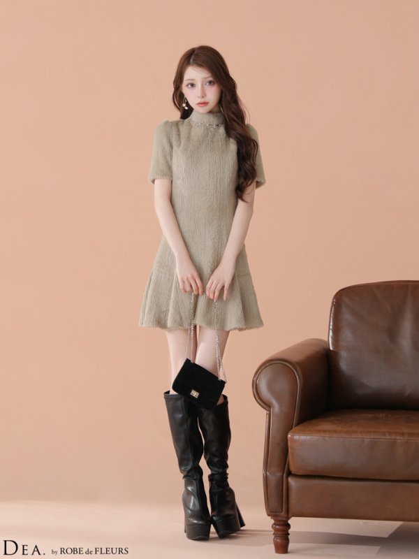 ベージュ モデル：ももか　身長：156cm　着用サイズ：Sサイズ