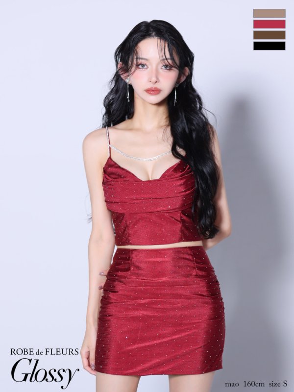 レッド モデル：まおちゃる　身長：158cm　着用サイズ：Sサイズ