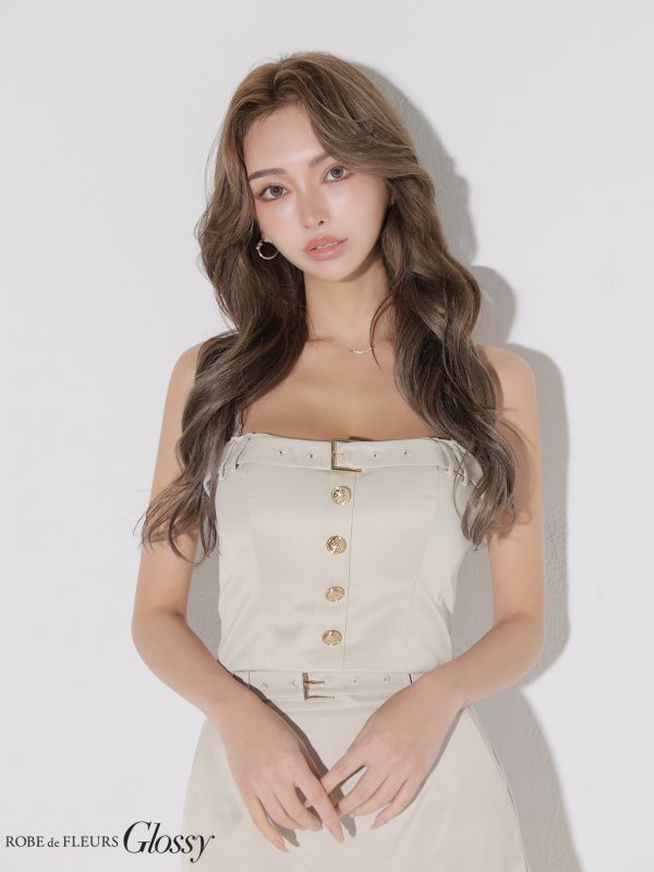 ベージュ モデル：みゆ　身長：164cm　着用サイズ：Sサイズ