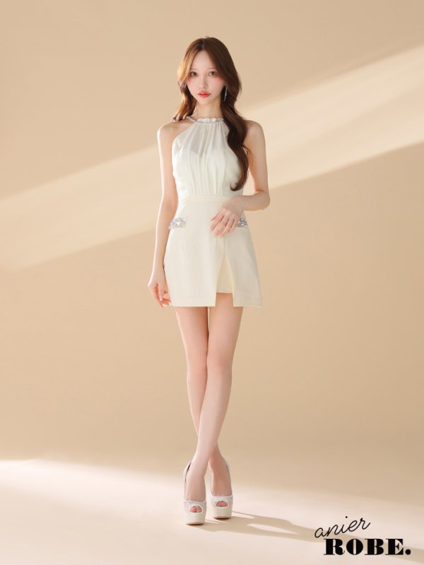 アイボリー モデル：れいな先生　身長：163cm　着用サイズ：Sサイズ