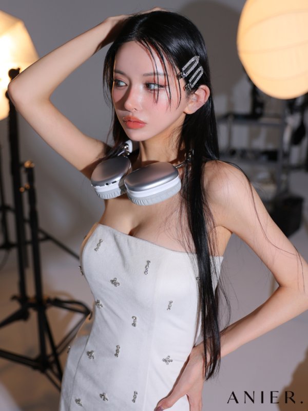 ホワイト　モデル：まおちゃる　身長：158cm　着用サイズ：Sサイズ