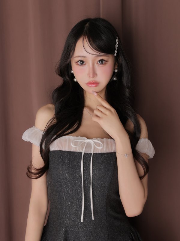 グレー　モデル：まりあ　身長：154cm　着用サイズ：Sサイズ