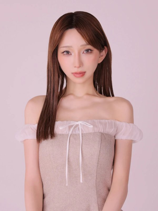 ベージュ　モデル：はな　身長：159cm　着用サイズ：Sサイズ