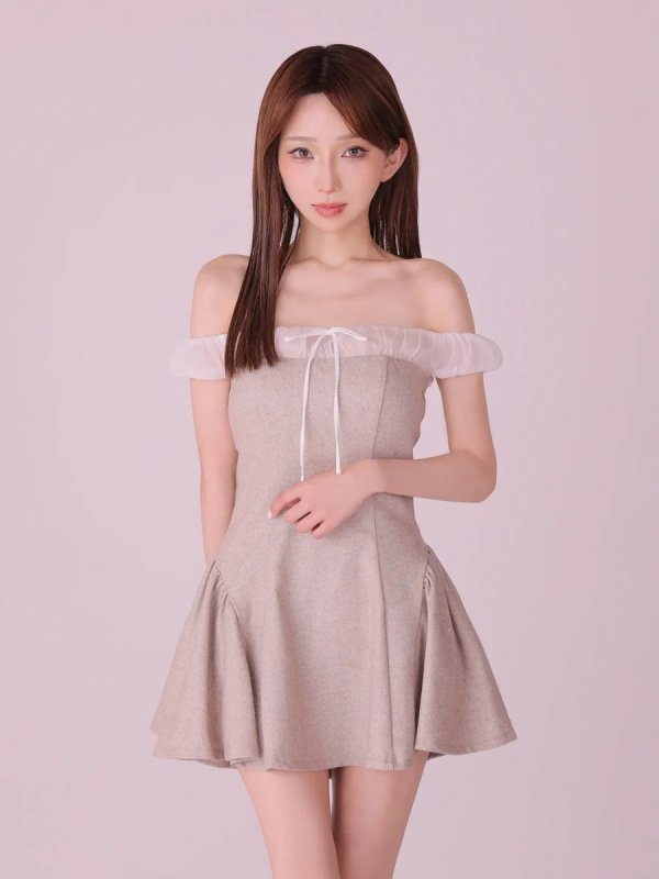 ベージュ　モデル：はな　身長：159cm　着用サイズ：Sサイズ