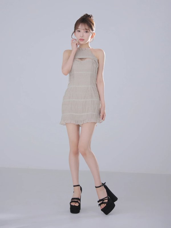 ベージュ　モデル：はな　身長：159cm　着用サイズ：Sサイズ