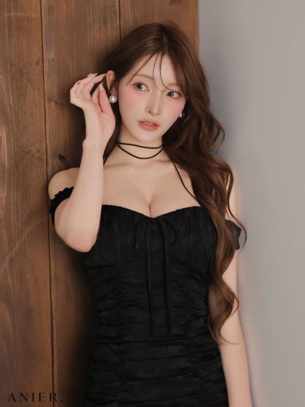 ブラック　モデル：まみ　身長：161cm　着用サイズ：Sサイズ