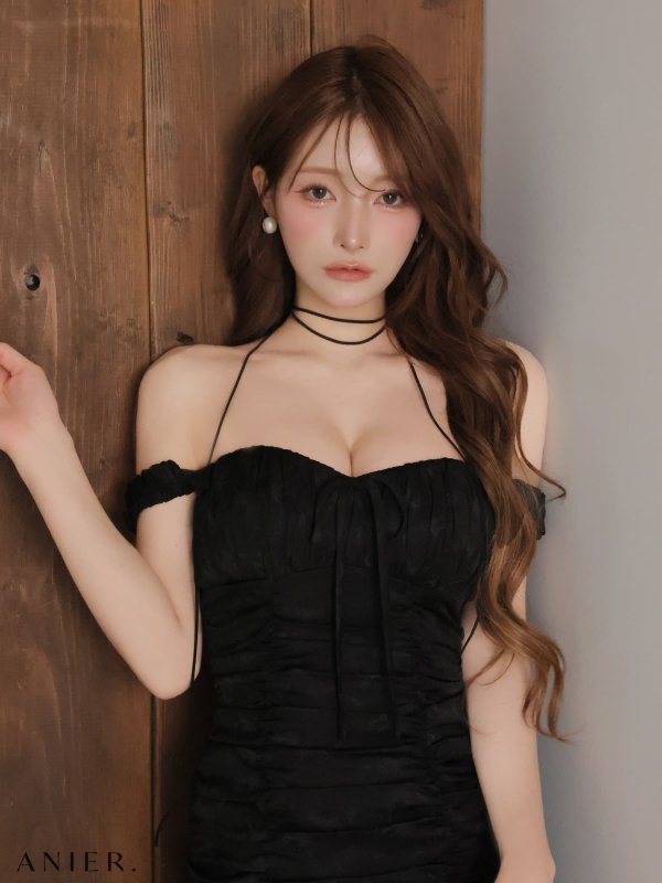 ブラック　モデル：まみ　身長：161cm　着用サイズ：Sサイズ