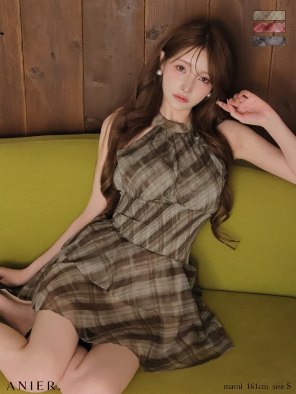 ベージュ　モデル：まみ　身長：161cm　着用サイズ：Sサイズ