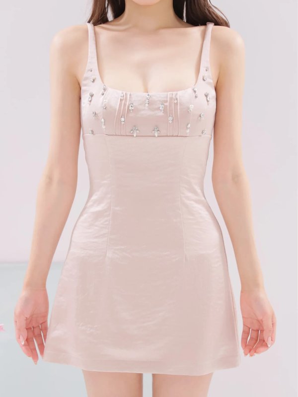 ピンクベージュ　モデル：まりん　身長：164cm　着用サイズ：Sサイズ