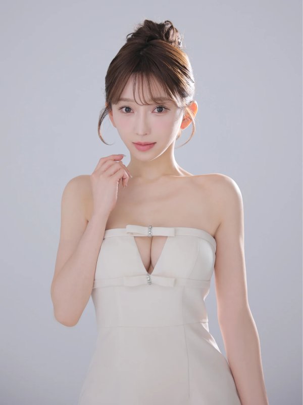 アイボリー　モデル：はな　身長：159cm　着用サイズ：Sサイズ