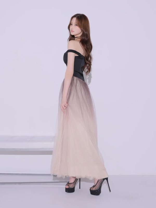 ブラック　モデル：かりん　身長：165cm　着用サイズ：Sサイズ