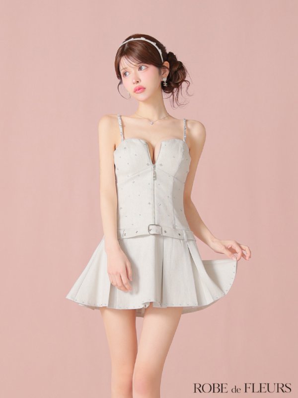 ホワイト モデル：まりん　身長：164cm　着用サイズ：Sサイズ