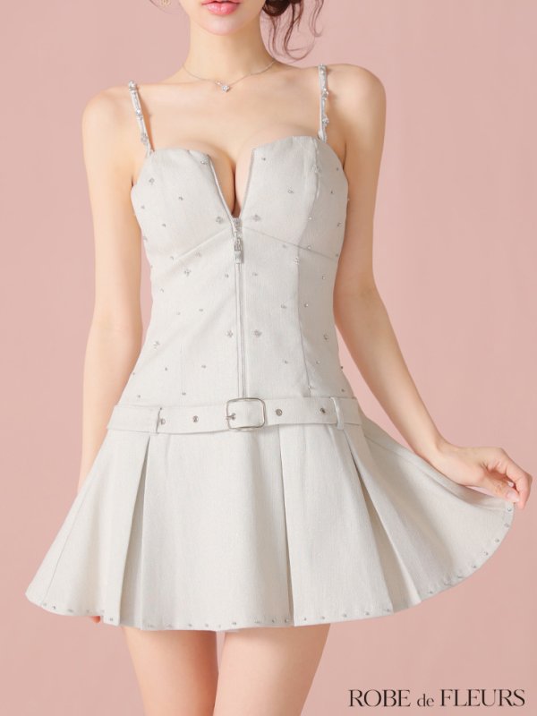 ホワイト モデル：まりん　身長：164cm　着用サイズ：Sサイズ