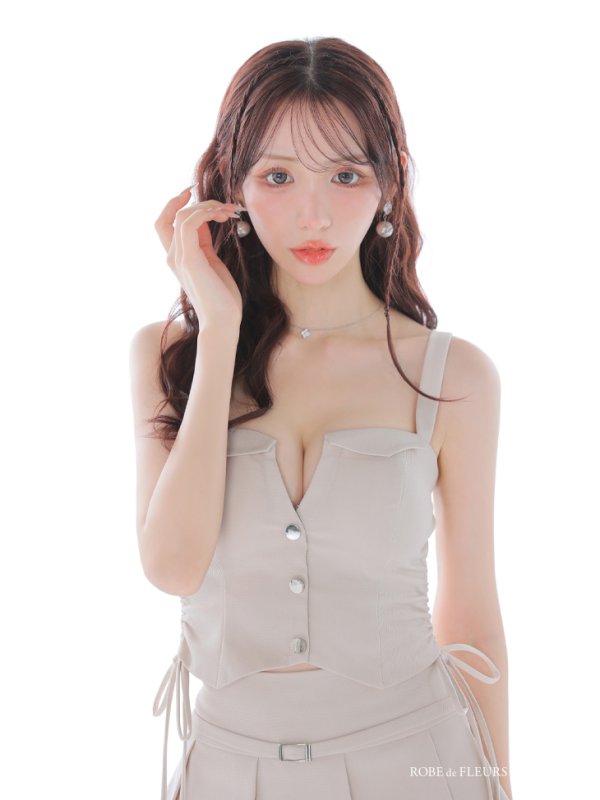 ベージュ　モデル：らいか　身長：163cm　着用サイズ：Sサイズ