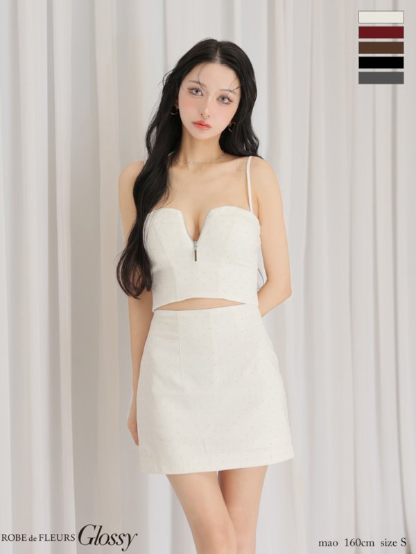 ホワイト　モデル：まおちゃる　身長：158cm　着用サイズ：Sサイズ