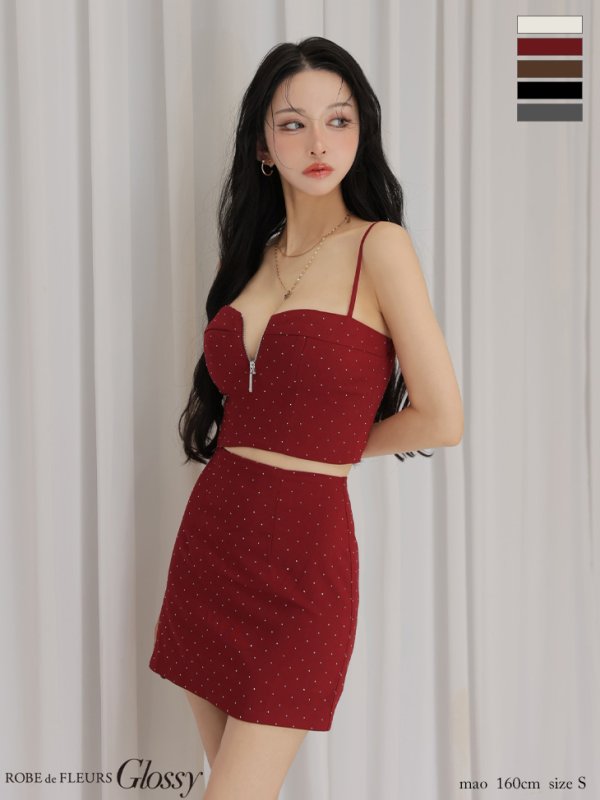 レッド　モデル：まおちゃる　身長：158cm　着用サイズ：Sサイズ