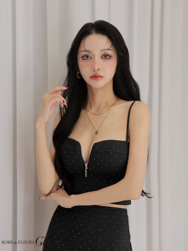 ブラック　モデル：まおちゃる　身長：158cm　着用サイズ：Sサイズ