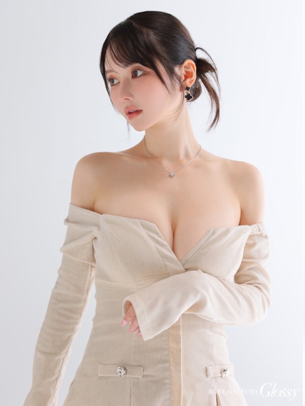 ベージュ モデル：ゆめ　身長：160cm　着用サイズ：Sサイズ