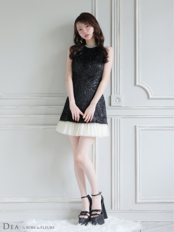 ブラック　モデル：羽澄まり　身長：166cm　着用サイズ：Sサイズ