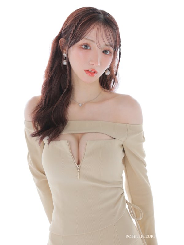 ベージュ モデル：らいか　身長：163cm　着用サイズ：Sサイズ