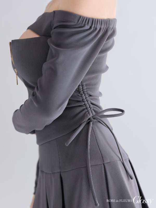 グレー モデル：りこ　身長：156cm　着用サイズ：Sサイズ