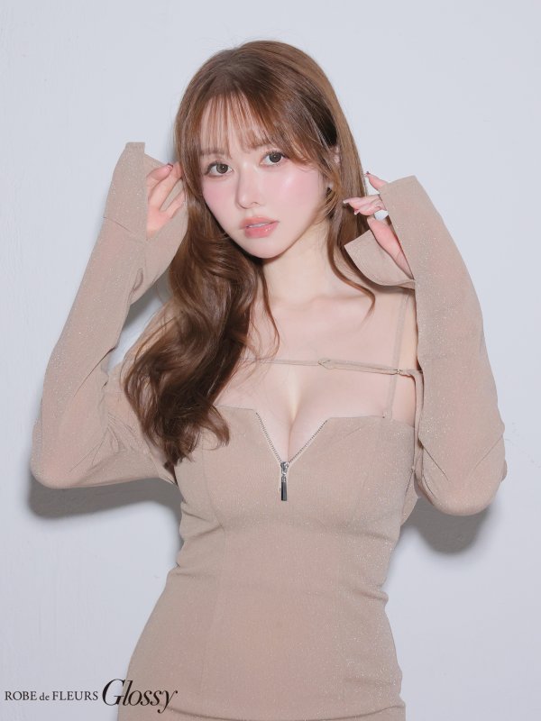 グレージュ　モデル：ゆめ　身長：160cm　着用サイズ：Sサイズ