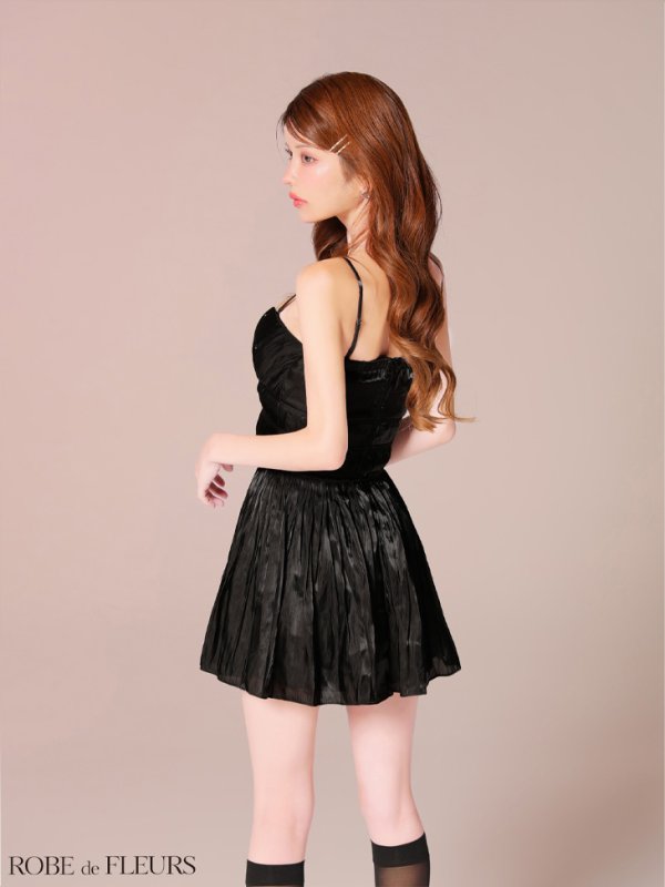 ブラック　モデル：まりん　身長：164cm　着用サイズ：Sサイズ