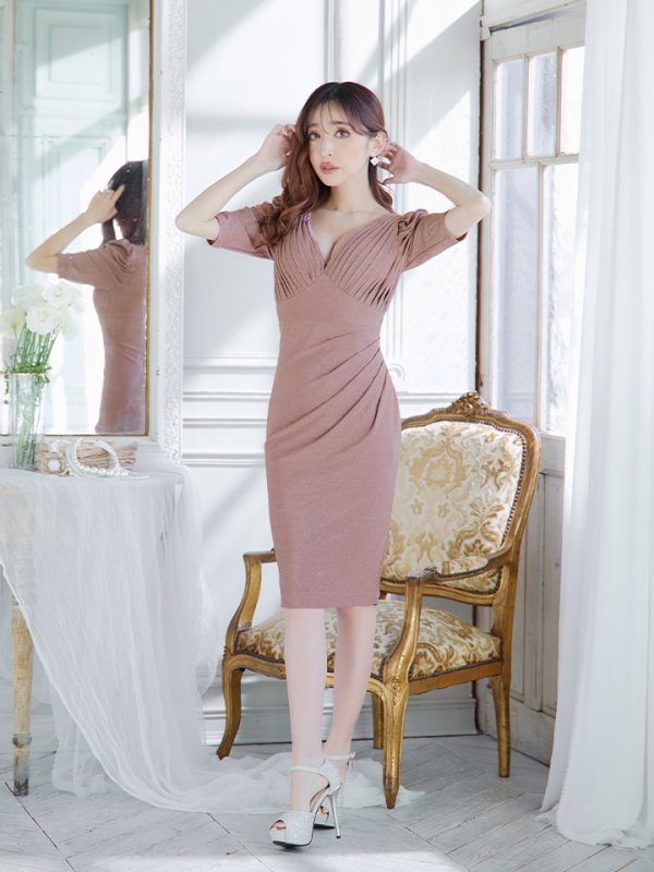 ブラッシュピンク モデル:杉山佳那恵 身長:158cm:Sサイズ