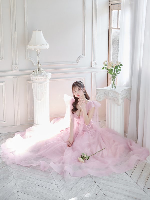 ピンクベージュ モデル:ゆめ 身長:160cm:Mサイズ