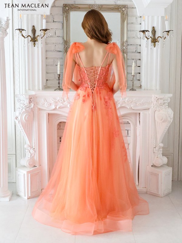 オレンジ モデル:KAREN 身長:165cm:Mサイズ