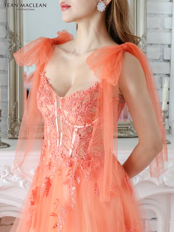 オレンジ モデル:KAREN 身長:165cm:Mサイズ