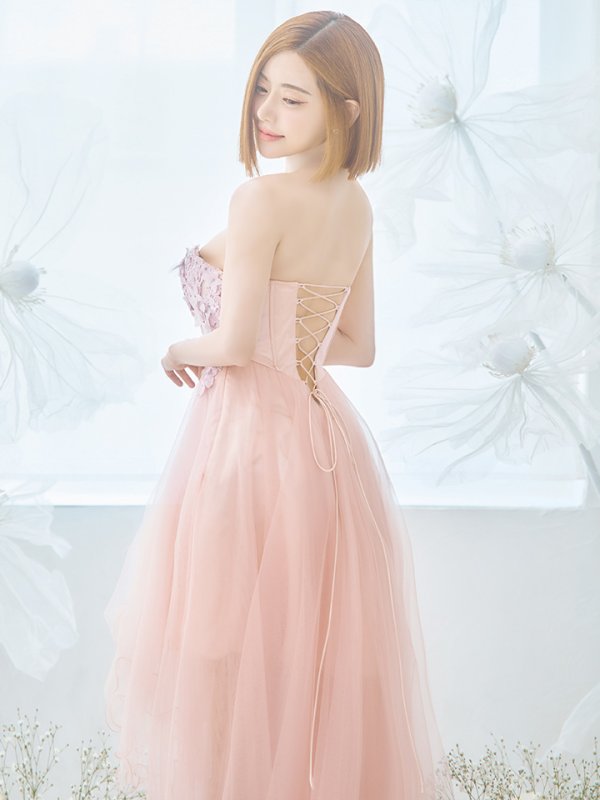 ピンクベージュ モデル:DJ SODA 身長:168cm 着用サイズ:Mサイズ