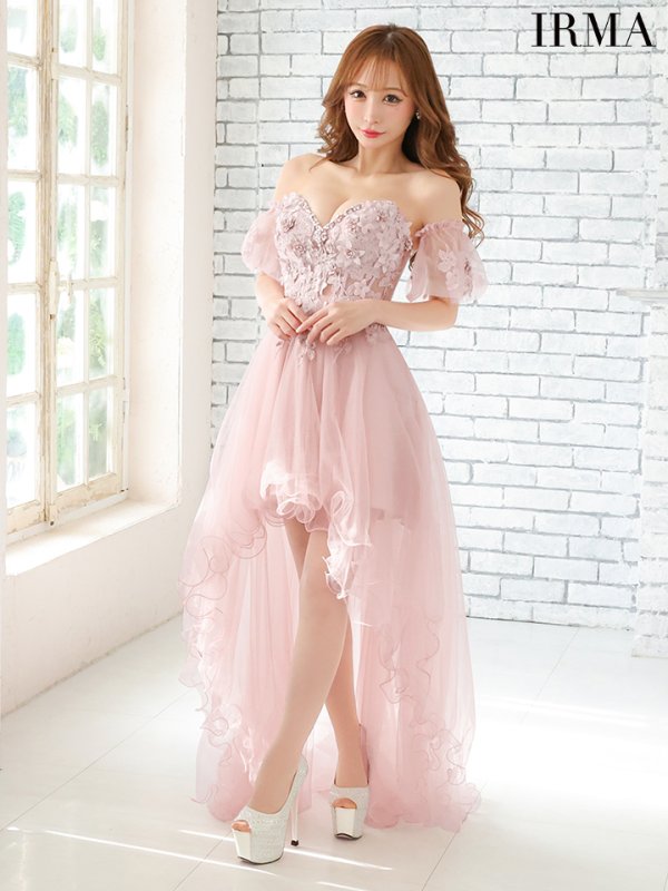 ピンクベージュ モデル:真優川咲 身長:158cm 着用サイズ:Mサイズ