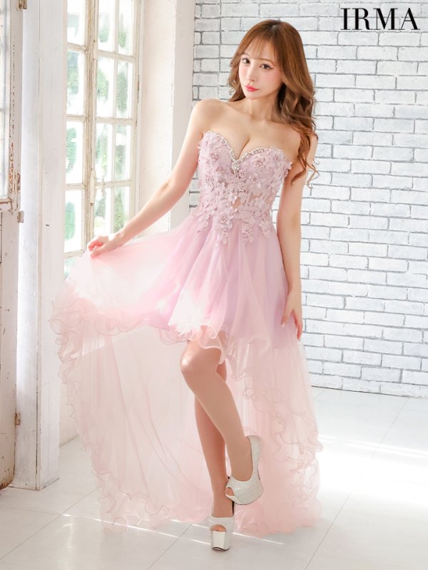 ピンクベージュ モデル:真優川咲 身長:158cm 着用サイズ:Mサイズ