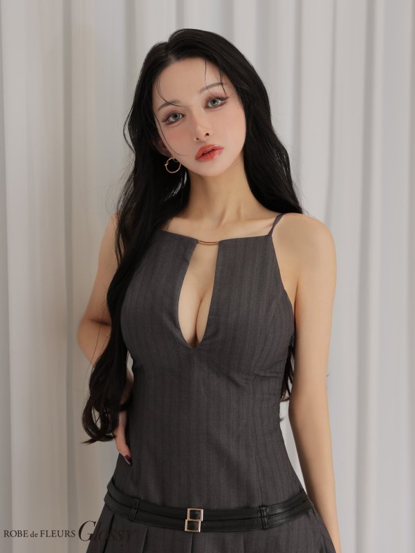 グレー　モデル：まおちゃる　身長：158cm　着用サイズ：Sサイズ