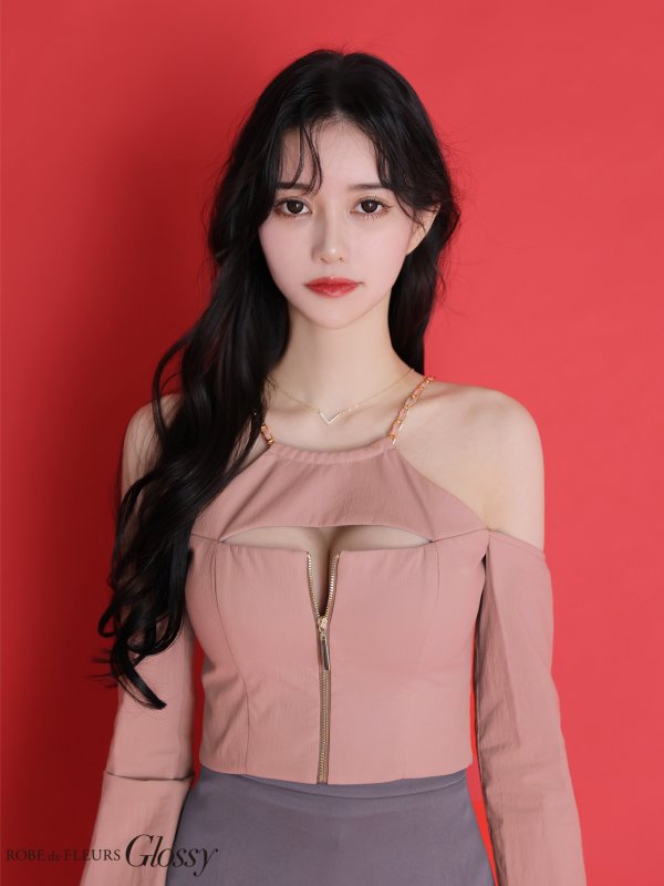 ピンクxグレー モデル：ゆりお　身長：165cm　着用サイズ：Sサイズ