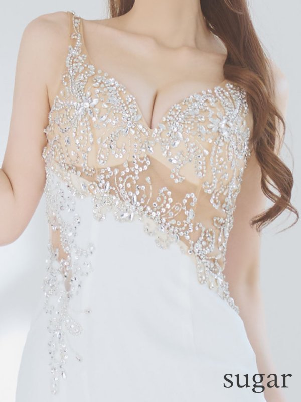 ホワイト モデル:真優川咲 身長:158cm 着用サイズ:Sサイズ