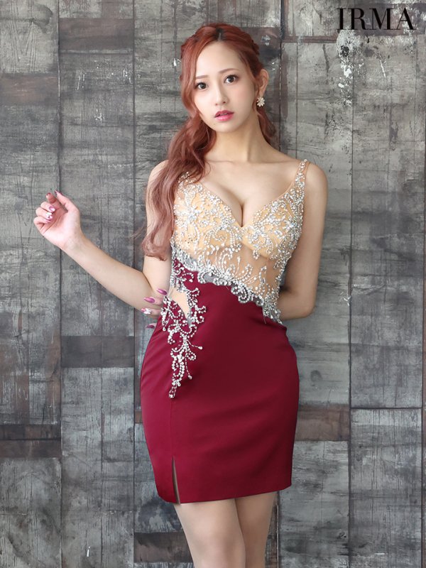 ワイン モデル：天乃えま　身長：155cm　着用サイズ：Sサイズ