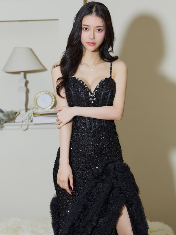 ブラック モデル:ゆりお 身長:165cm 着用サイズ:Mサイズ