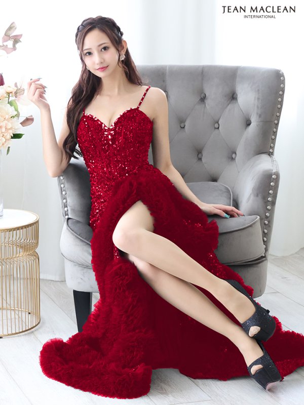 レッド モデル：天乃えま　身長：155cm　着用サイズ：Mサイズ