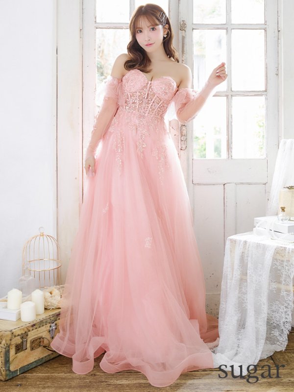 ピンクベージュ モデル:三上悠亜 身長:159cm:Mサイズ