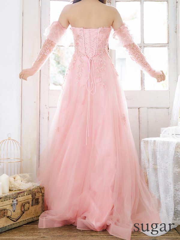 ピンクベージュ モデル:三上悠亜 身長:159cm:Mサイズ